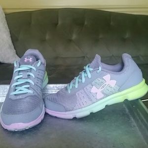 Girls size 3 Under Armour sneakers